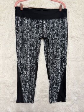 Nike Womens Dri-Fit Running Crop Leggings Size XL Mesh Inserts Zipper Pocket Gym